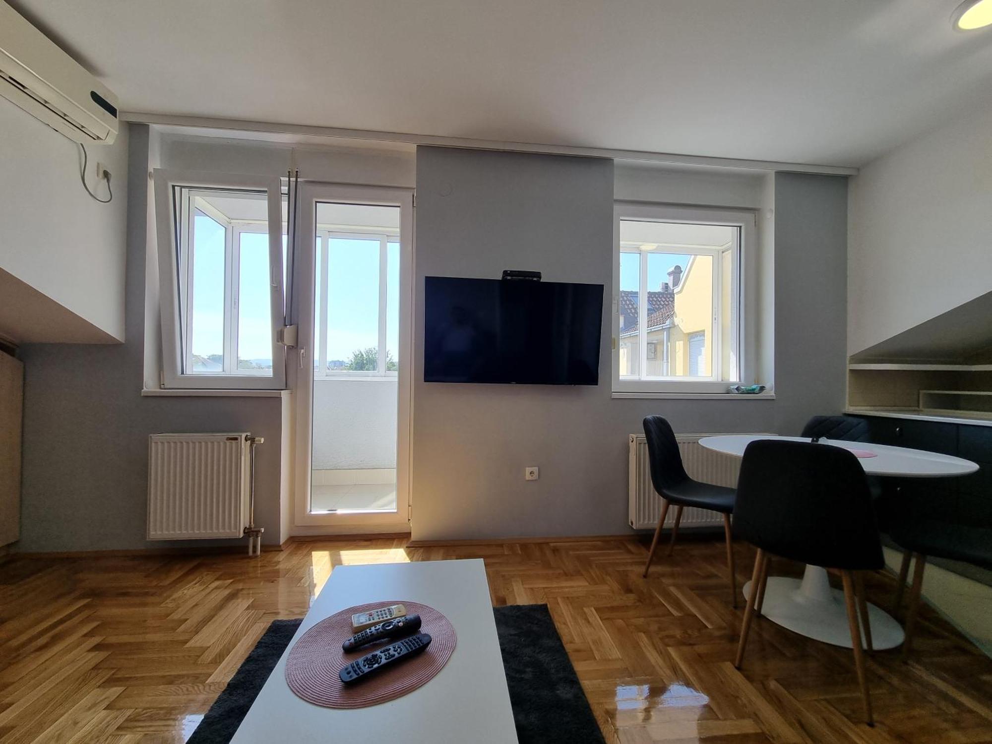 Likehome Life - Novi Sad Stevana Sremca Нови Сад Екстериор снимка
